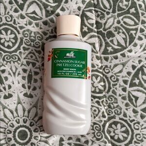Milk Cinnamon Sugar Pretzel Cookie Body Wash